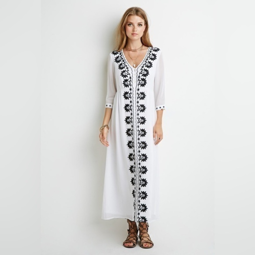 Sage & Vicky MAXI DRESS BLACK WHITE FLORAL EMBROIDERED Hippie Bohemian Sz M